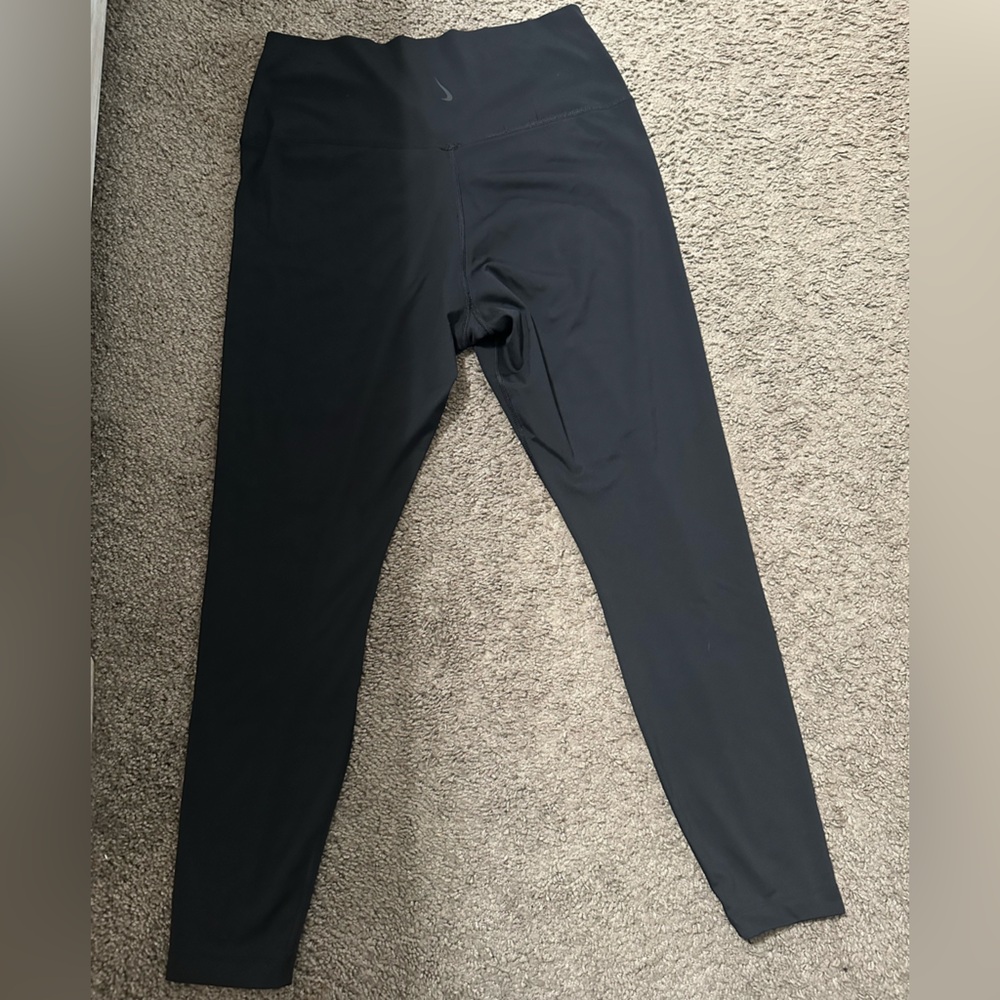NWOT- Women’s Nike 7/8 Dri-Fit Leggings